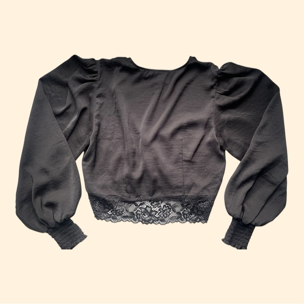 Nordstrom Black Satin Puff Sleeve Lace Trim V-Neck Crop Top Size XS - Picture 4 of 10